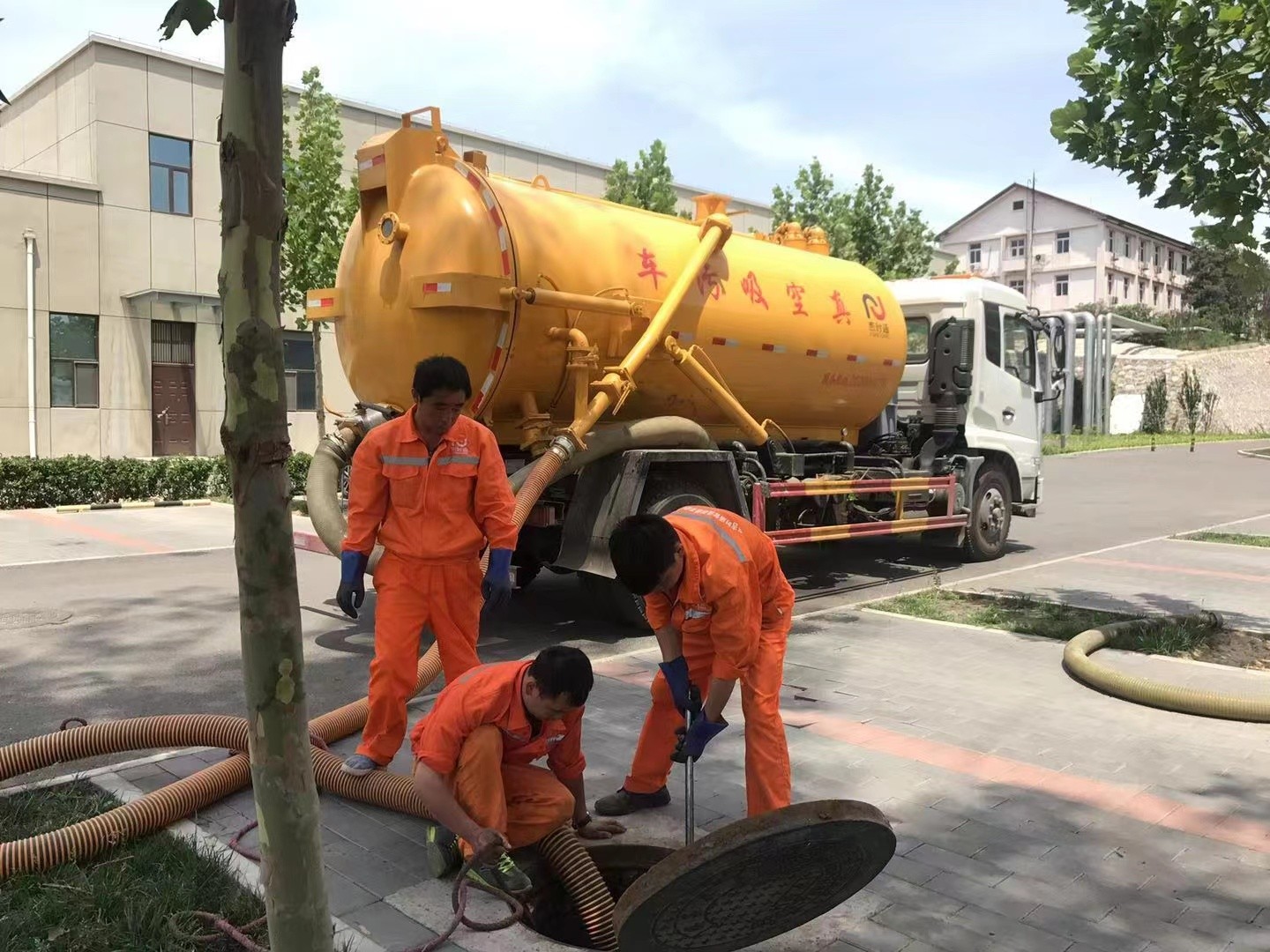 道滘镇化粪池清理与5-8吨吸粪车施工效率分析